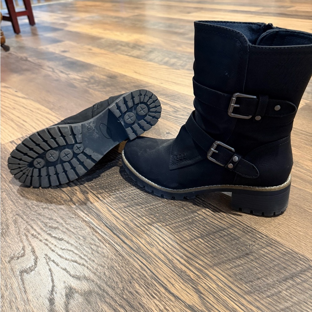 Global Win Black Moto Boots with Buckle Accents